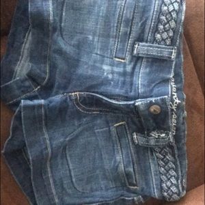 Five pair of size 7 kids AE brand shorts